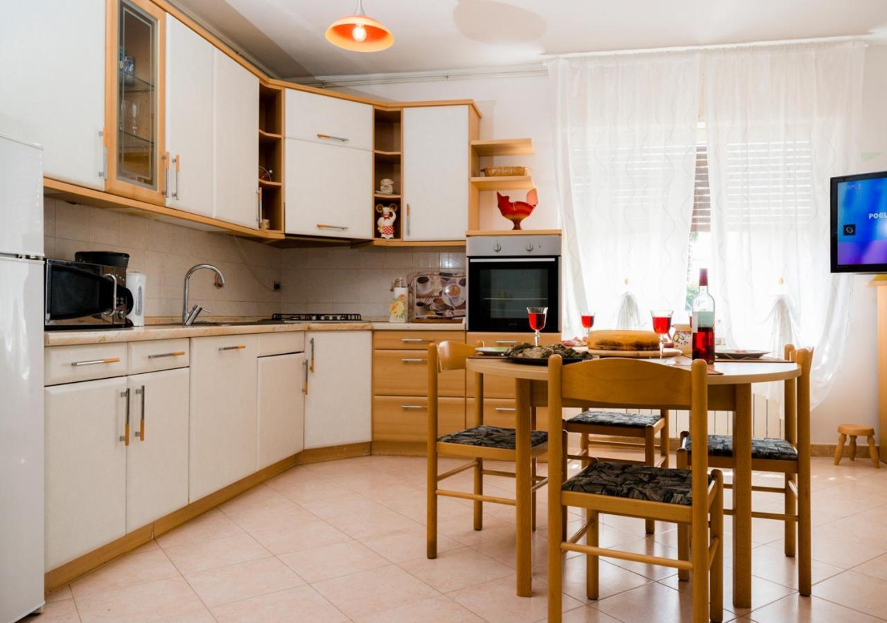 Apartment Dora อูมัค ภายนอก รูปภาพ
