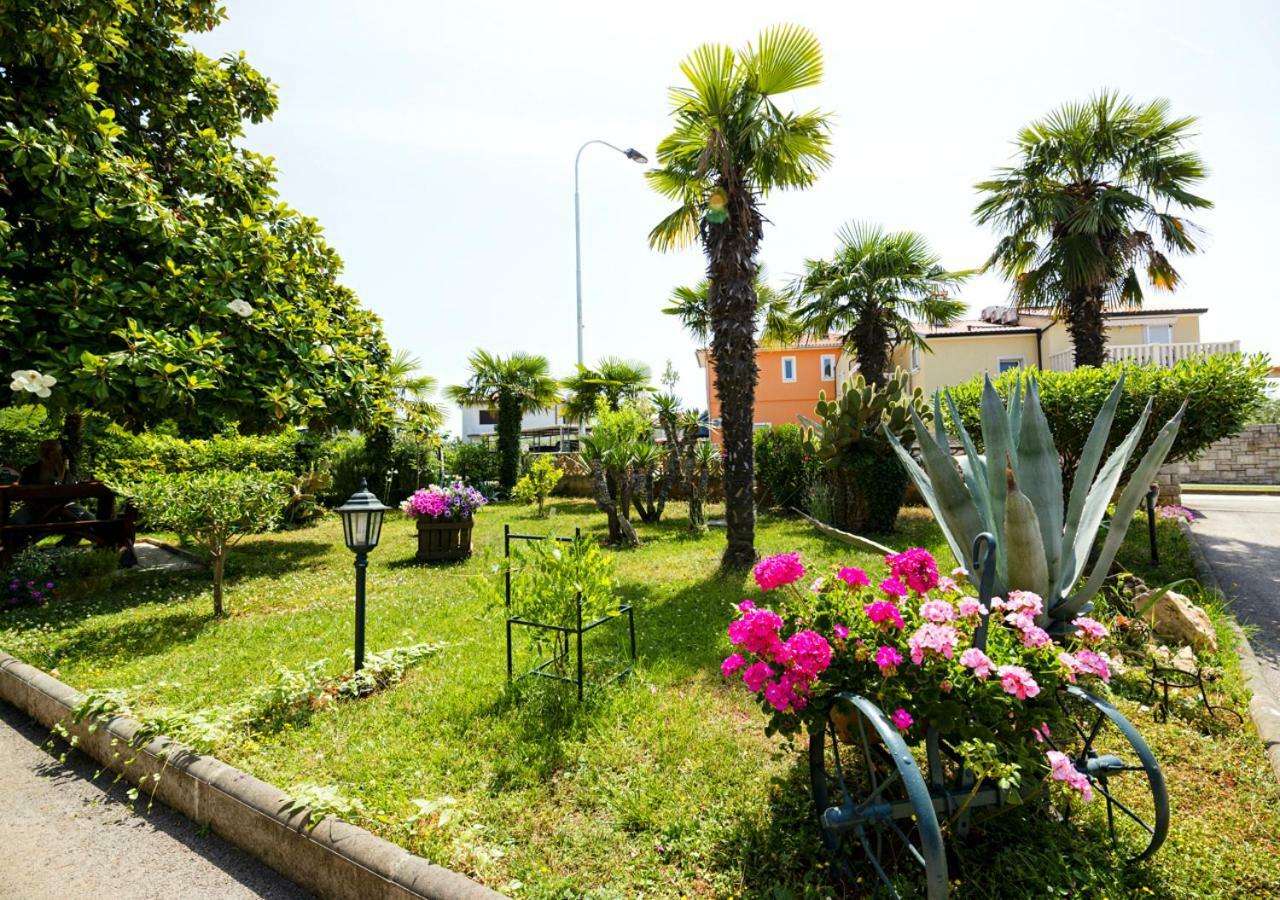 Apartment Dora อูมัค ภายนอก รูปภาพ